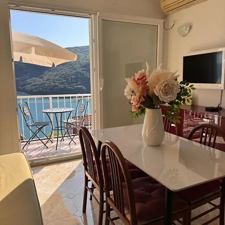 App With Beautiful Sea View,ac,wifi 229 Appartement *
